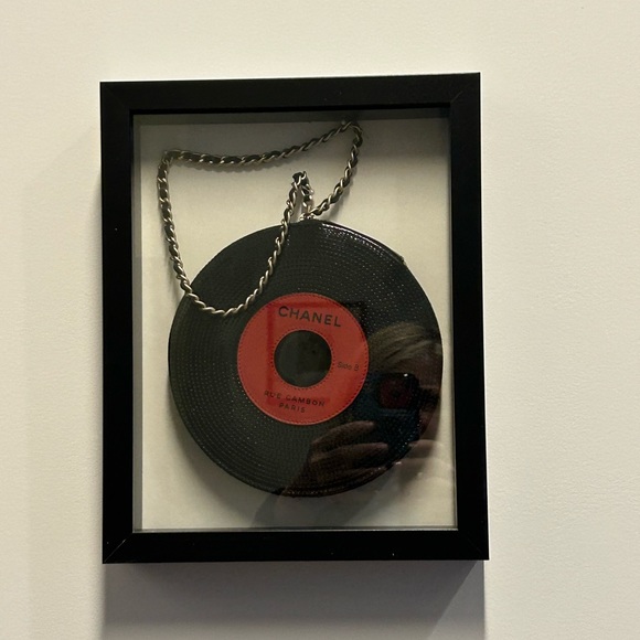 Chanel vintage 45 RPM Record Purse: incredibly Rare, pristine condition - Picture 3 of 9